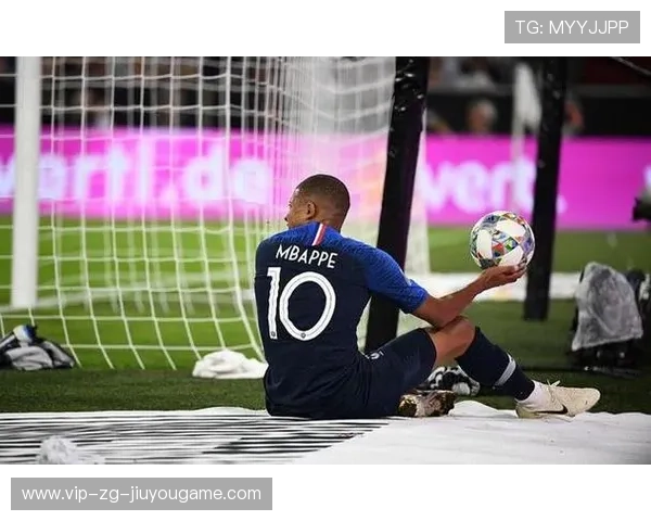 姆巴佩禁区倒地抽射再度破门，巴黎成功逆转